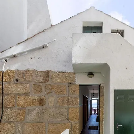 Appartement - 4 Bedrooms - 0275 *