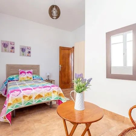 - 4 Bedrooms - 0275 Апартаменти