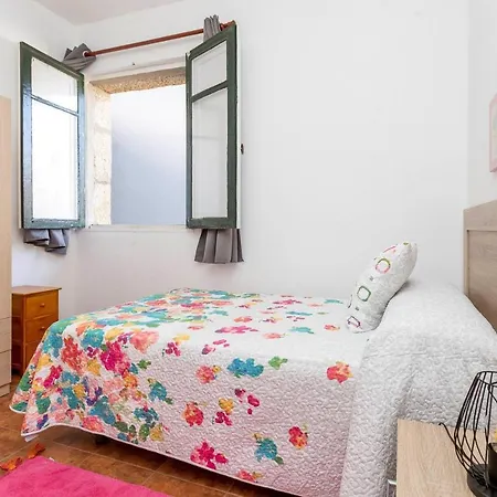 - 4 Bedrooms - 0275 Sanxenxo