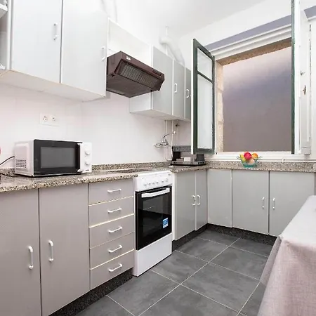 - 4 Bedrooms - 0275