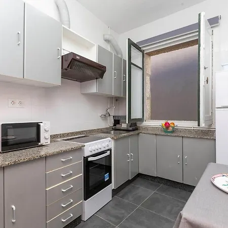 Appartement - 4 Bedrooms - 0275 *